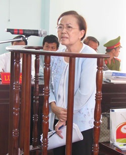 “Trích quỹ tập thể mua nhà cho giám đốc cũng là phải đạo” - 1 “Trích quỹ tập thể mua nhà cho giám đốc cũng là phải đạo” - 1