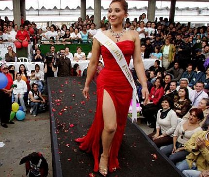 Xem các nữ tù nhân Nga thi Hoa hậu - 7 Xem các nữ tù nhân Nga thi Hoa hậu - 7