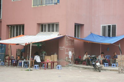 Bừa bãi “quá đà” trong khu đô thị mới - 13 Bừa bãi “quá đà” trong khu đô thị mới - 13