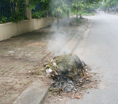 Bừa bãi “quá đà” trong khu đô thị mới - 16 Bừa bãi “quá đà” trong khu đô thị mới - 16