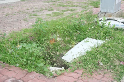 Bừa bãi “quá đà” trong khu đô thị mới - 3 Bừa bãi “quá đà” trong khu đô thị mới - 3