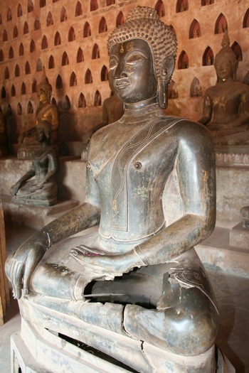 Ngôi chùa có nhiều tượng phật cổ nhất nước Lào - 9 Ngôi chùa có nhiều tượng phật cổ nhất nước Lào - 9