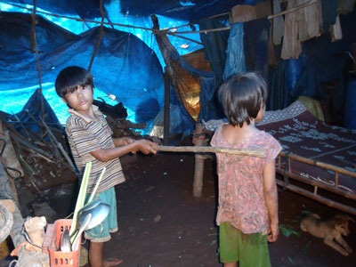 Dư luận lại xôn xao trước tin chị ruột bé Hảo bị cha đánh - 1