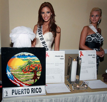 Những hình ảnh đầu tiên trong buổi đấu giá từ thiện - 28 Những hình ảnh đầu tiên trong buổi đấu giá từ thiện - 28