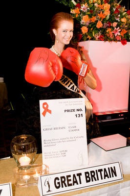 Những hình ảnh đầu tiên trong buổi đấu giá từ thiện - 24 Những hình ảnh đầu tiên trong buổi đấu giá từ thiện - 24