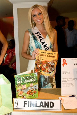 Những hình ảnh đầu tiên trong buổi đấu giá từ thiện - 21 Những hình ảnh đầu tiên trong buổi đấu giá từ thiện - 21