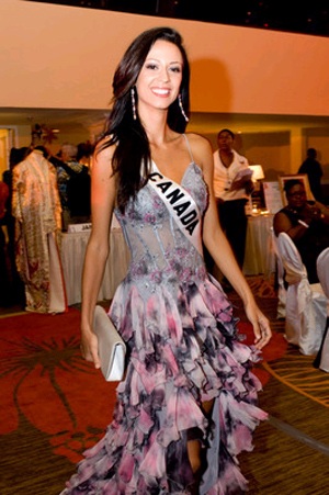 Những hình ảnh đầu tiên trong buổi đấu giá từ thiện - 10 Những hình ảnh đầu tiên trong buổi đấu giá từ thiện - 10