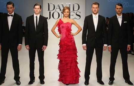 Miranda Kerr: Xinh đẹp, tươi tắn trong show diễn của David Jones - 1