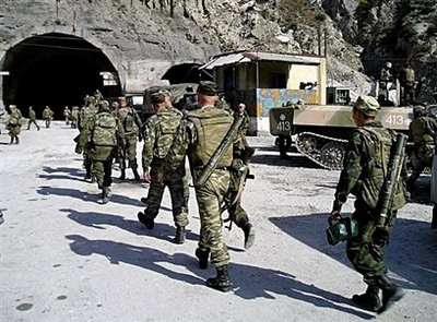 Chùm tin vắn qua ảnh - 3