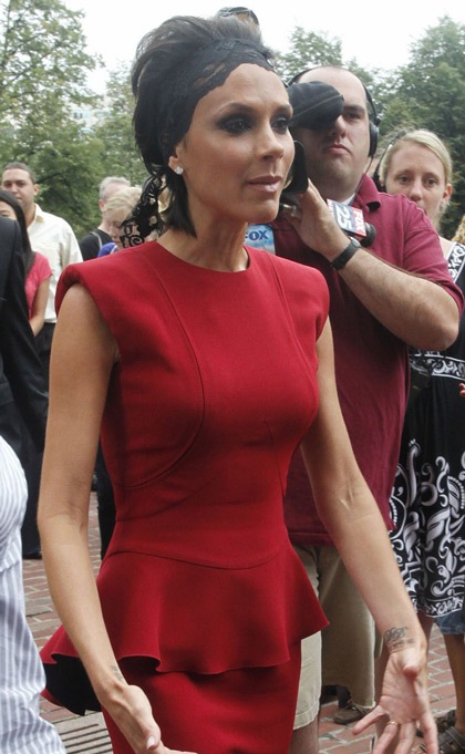 “Bà Beck” khoe khăn buộc đầu lạ mắt - 3