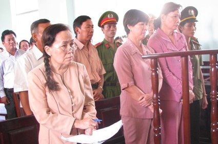Nguyên GĐ Nông trường sông Hậu bị tuyên 8 năm tù - 1 Nguyên GĐ Nông trường sông Hậu bị tuyên 8 năm tù - 1