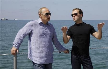 Chùm ảnh: Tình thân đặc biệt Putin - Medvedev - 1