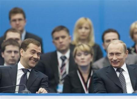 Chùm ảnh: Tình thân đặc biệt Putin - Medvedev - 18