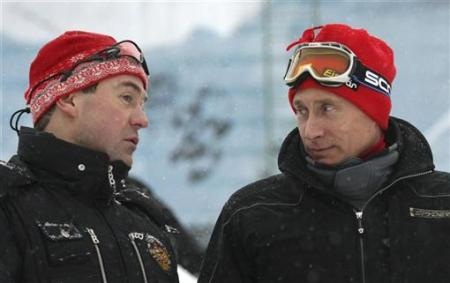 Chùm ảnh: Tình thân đặc biệt Putin - Medvedev - 9