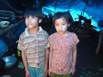 Cách ly cha bé Hảo và 2 con gái - 1