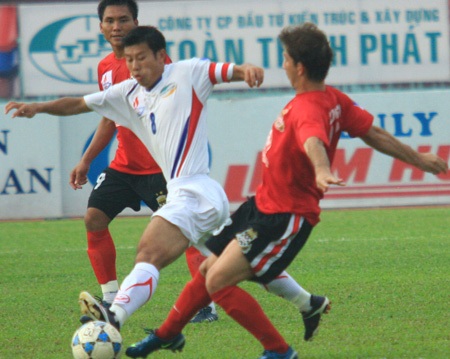 Bảo Khanh lập hattrick, Thể Công hòa nghẹt thở ĐT.LA - 1 Bảo Khanh lập hattrick, Thể Công hòa nghẹt thở ĐT.LA - 1