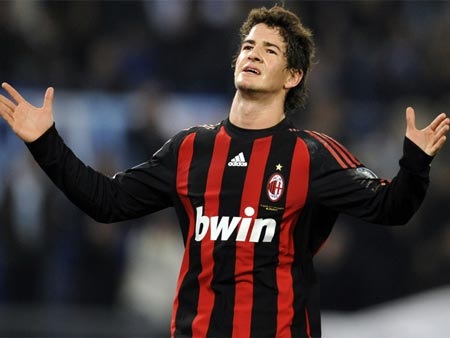 Pato lạnh lùng trước sự thèm khát của Chelsea - 1 Pato lạnh lùng trước sự thèm khát của Chelsea - 1