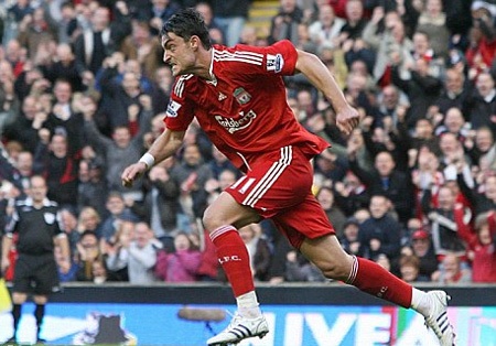 Hỏng vụ Fabregas, Barcelona quay sang chèo kéo Riera - 1