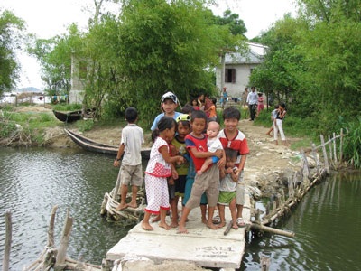 Sốc với cuộc sống ở ngôi làng “năm không” - 2 Sốc với cuộc sống ở ngôi làng “năm không” - 2