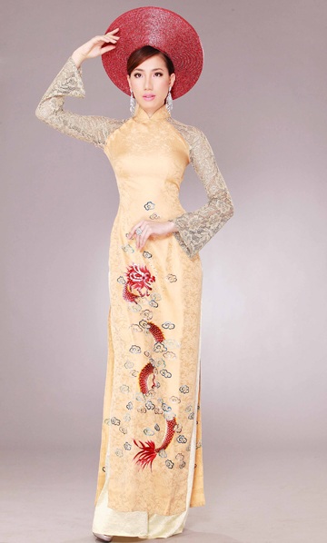 Thục Quyên “khoe” áo dài bán đấu giá từ thiện - 3 Thục Quyên “khoe” áo dài bán đấu giá từ thiện - 3