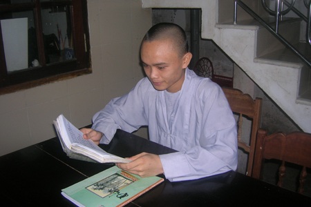 Kỳ tích của một sư thầy 9 lần thi đỗ Đại học - 1 Kỳ tích của một sư thầy 9 lần thi đỗ Đại học - 1