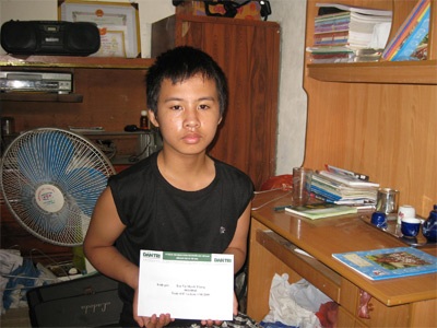 Quà nhân ái đến với em Vũ Mạnh Thắng - 1