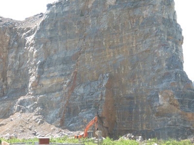 Hai công nhân tử vong tại bãi đá - 1