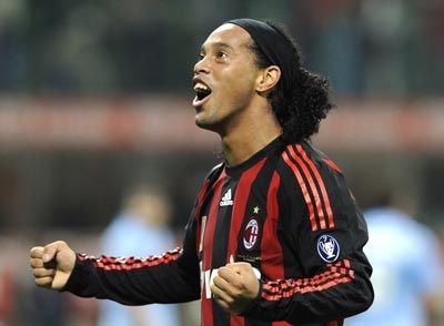Ronaldinho vẫn đặt tham vọng lớn cùng Milan - 1
