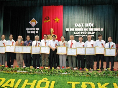 Đại hội thi đua khuyến học Nghệ An lần thứ nhất - 5