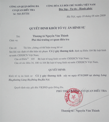 Khởi tố cán bộ phường gọi côn đồ đánh 3 bố con - 1 Khởi tố cán bộ phường gọi côn đồ đánh 3 bố con - 1