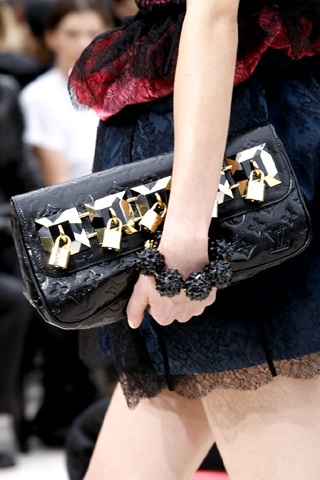 BST giày dép, túi xách Louis Vuitton - 42