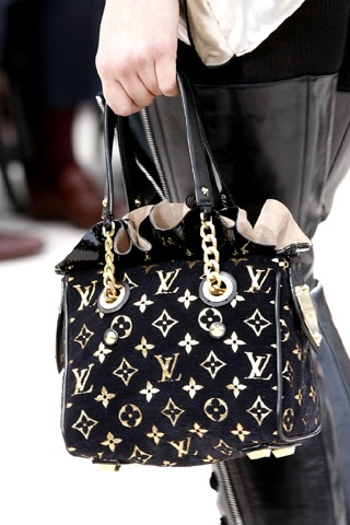 BST giày dép, túi xách Louis Vuitton - 16