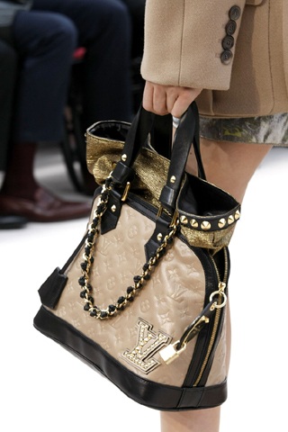 BST giày dép, túi xách Louis Vuitton - 13