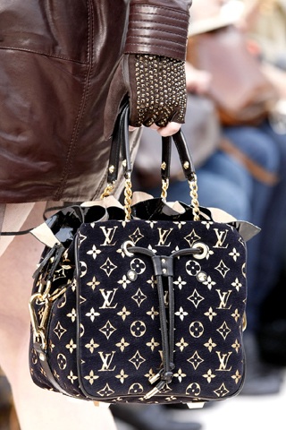 BST giày dép, túi xách Louis Vuitton - 34