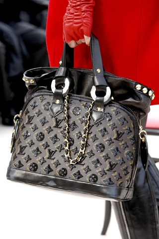 BST giày dép, túi xách Louis Vuitton - 32