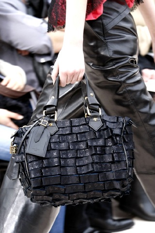 BST giày dép, túi xách Louis Vuitton - 37