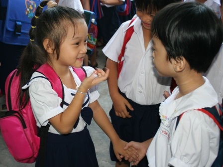 Xử lý nghiêm khắc các trường thu tiền trái phép - 1