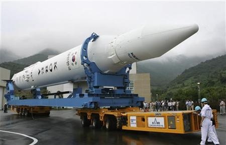 Hé lộ tên lửa tự chế đầu tiên của Hàn Quốc - 1 Hé lộ tên lửa tự chế đầu tiên của Hàn Quốc - 1