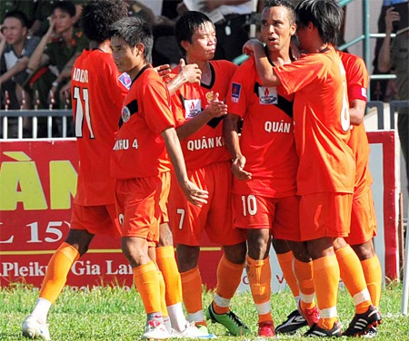 “Thật - giả” cuộc chiến trụ hạng - 2 “Thật - giả” cuộc chiến trụ hạng - 2