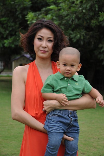 Hình ảnh đáng yêu của con trai hoa hậu Hà Kiều Anh - 3 Hình ảnh đáng yêu của con trai hoa hậu Hà Kiều Anh - 3