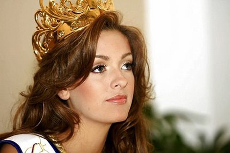 Vẻ đẹp búp bê của Hoa hậu Colombia - 1 Vẻ đẹp búp bê của Hoa hậu Colombia - 1