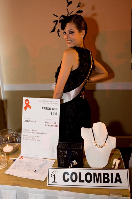 Vẻ đẹp búp bê của Hoa hậu Colombia - 12 Vẻ đẹp búp bê của Hoa hậu Colombia - 12