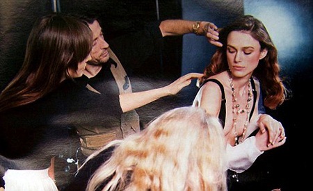 Keira Knightley bất ngờ “đầy đặn” trong quảng cáo Coco Chanel - 3 Keira Knightley bất ngờ “đầy đặn” trong quảng cáo Coco Chanel - 3