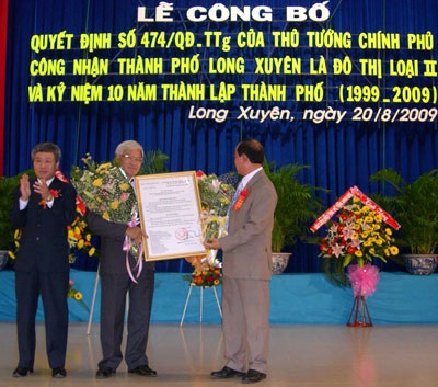 Thành phố Long Xuyên được công nhận là đô thị loại II - 1 Thành phố Long Xuyên được công nhận là đô thị loại II - 1