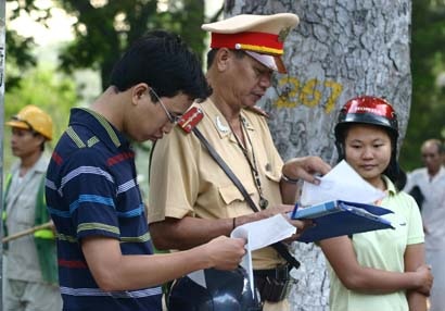 Vẫn đề nghị thí điểm “phạt gấp đôi” tại Hà Nội và TPHCM - 1 Vẫn đề nghị thí điểm “phạt gấp đôi” tại Hà Nội và TPHCM - 1