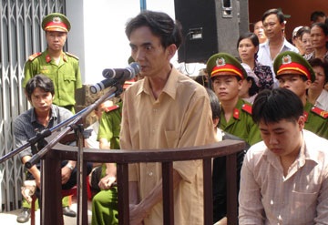 Tử hình hung thủ giết 2 người bỏ thùng xốp - 1 Tử hình hung thủ giết 2 người bỏ thùng xốp - 1