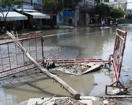 Con đường quanh năm ngập giữa lòng thành phố - 4 Con đường quanh năm ngập giữa lòng thành phố - 4