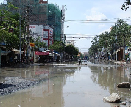 Con đường quanh năm ngập giữa lòng thành phố - 1 Con đường quanh năm ngập giữa lòng thành phố - 1