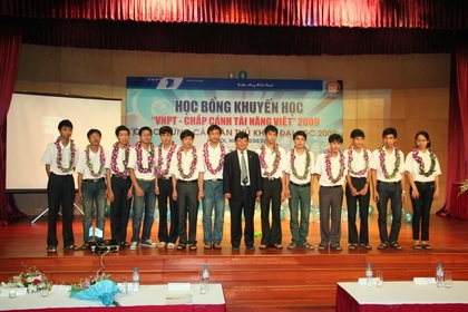 Những điều “ngồ ngộ” về các thủ khoa - 1 Những điều “ngồ ngộ” về các thủ khoa - 1
