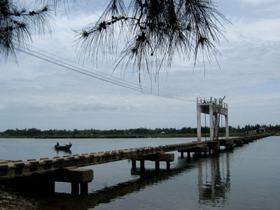 Những cái chết thương tâm ở cây cầu “vĩnh biệt” - 1 Những cái chết thương tâm ở cây cầu “vĩnh biệt” - 1